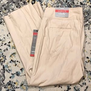 Rafaella Capri Pants. Modern Fit. Size 6 NWT!